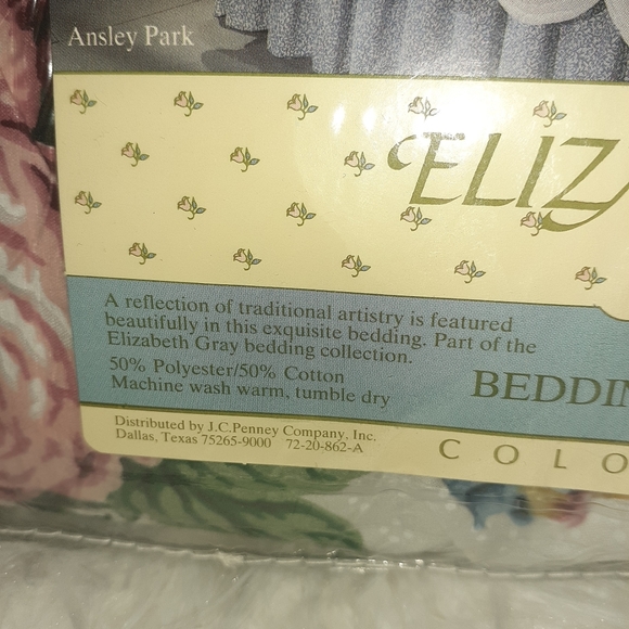 Elizabeth Gray Ansley Park Tuck Valance Window - Picture 3 of 8